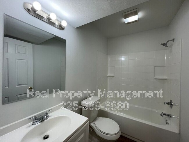 Building Photo - 7743 Bles Ave