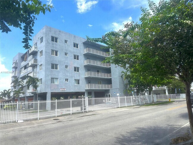 Building Photo - 2401 NW 23 St