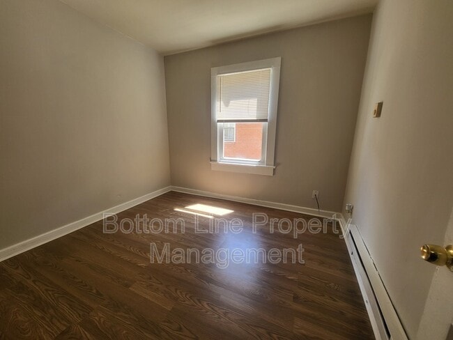 Building Photo - 233 Orange St