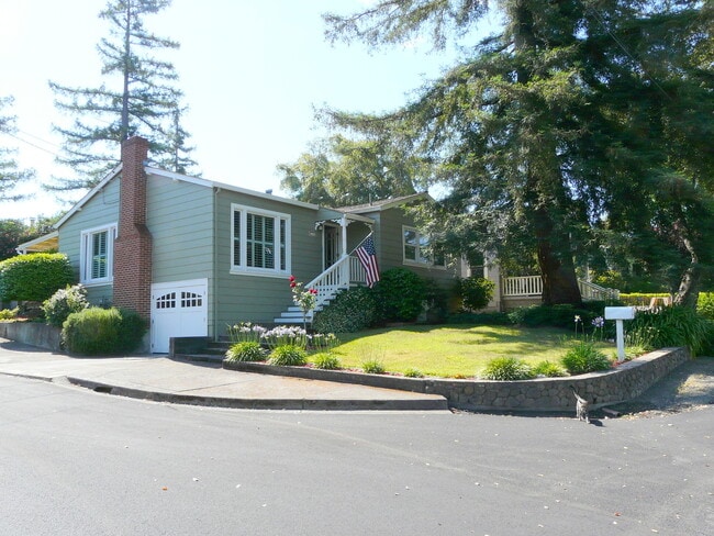 Primary Photo - 2 Bedrooms, 1 Bathroom Popular Alta Height...