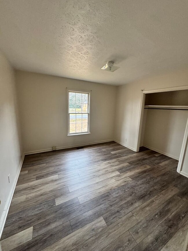 Building Photo - 3/1 in Boiling Springs, NC