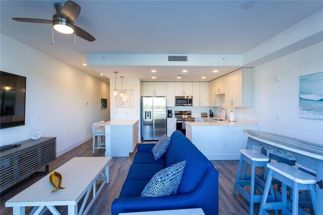 Building Photo - 1709 N Tamiami Trl