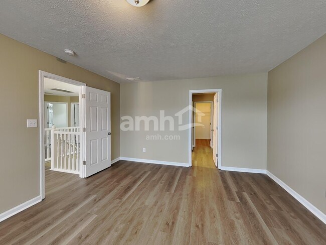 Building Photo - 7924 Valley Trace Ln