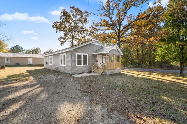 Building Photo - 2922 Topeka St