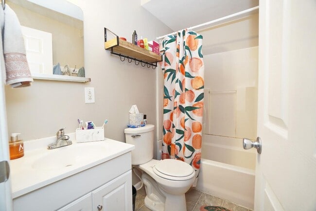 Building Photo - Awesome 4 Bed/ 2 Full Bath on Fairview Min...