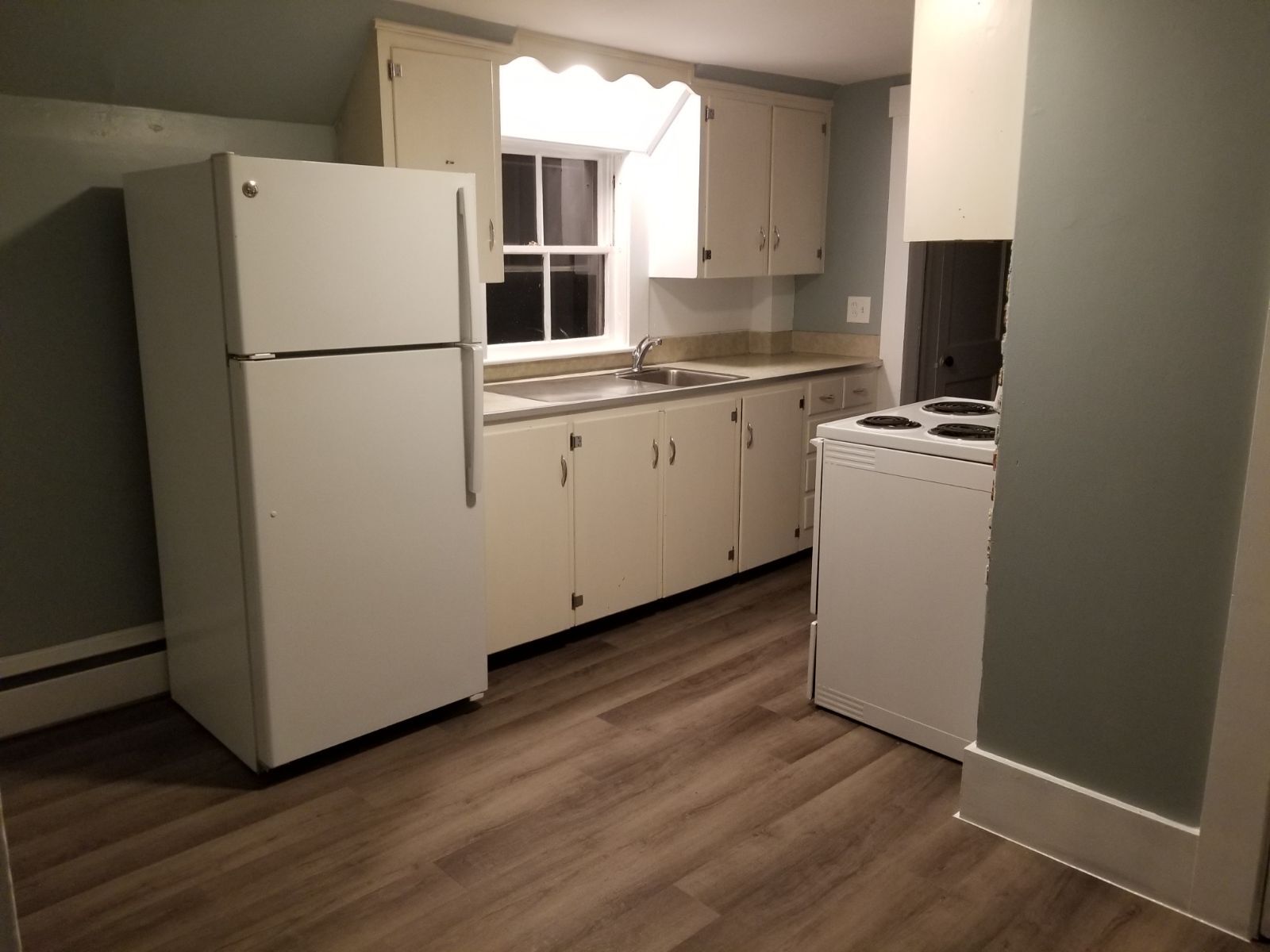 Kitchen - 21 Charles St