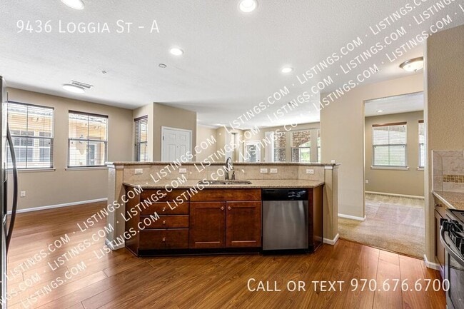Building Photo - 9436 Loggia St