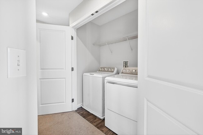 Building Photo - 6364 Pebblebrook Dr