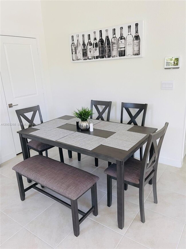 Building Photo - 916 SE 19th St