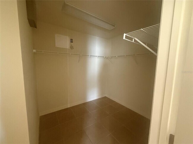 Building Photo - 2970 Ashland Ln S