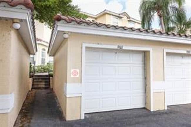 Building Photo - 694 Seabrook Ct