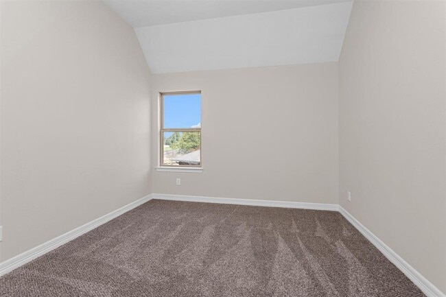 Building Photo - 24015 Richglen Court