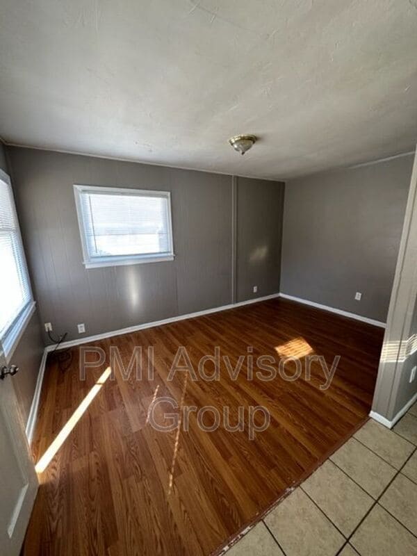 Building Photo - 308 Chestnut St