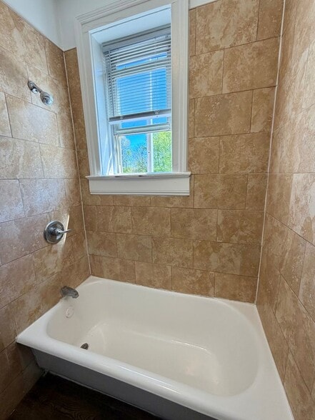 Interior Photo - 11 Ampere Plaza