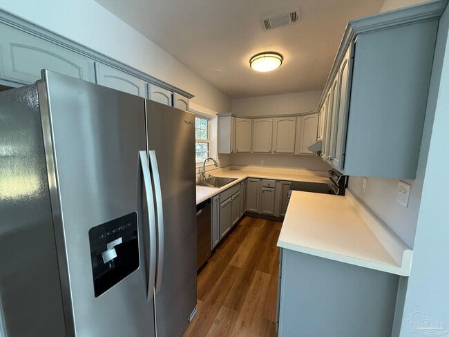 Building Photo - 808 Woodland Dr