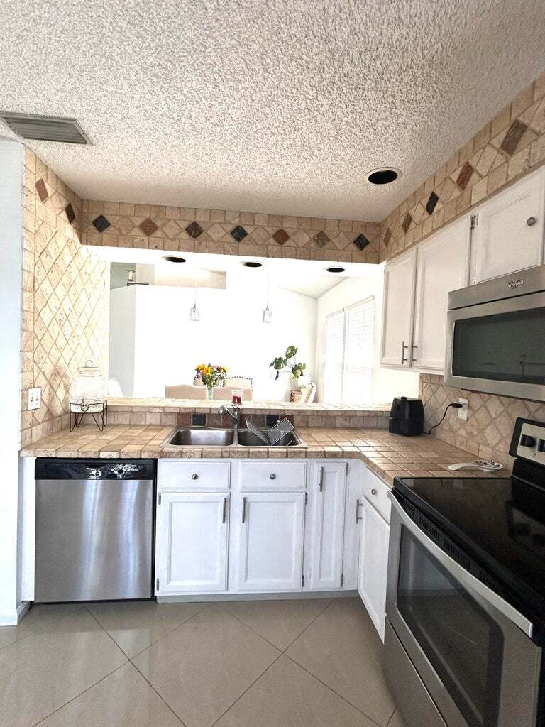 Building Photo - 53 Heather Cove Dr