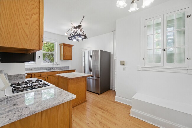 Building Photo - 5611 Hampton Blvd