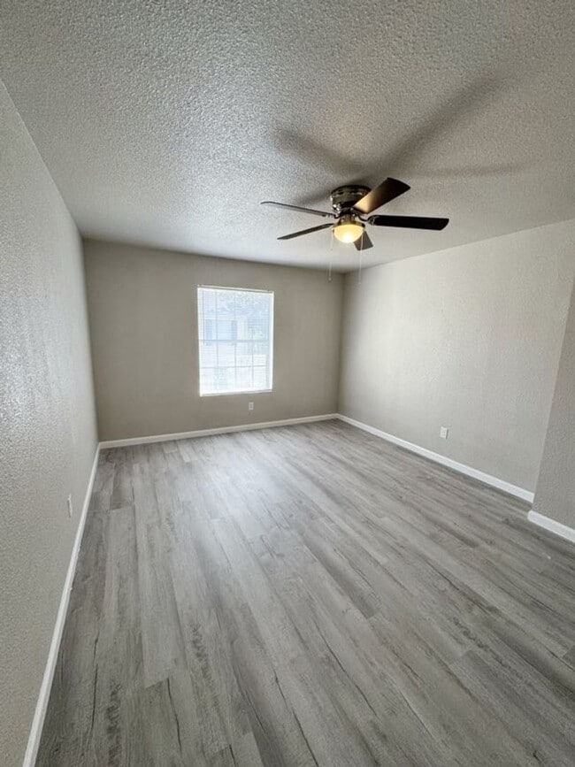 Building Photo - 8746 Glen Meadow Ln
