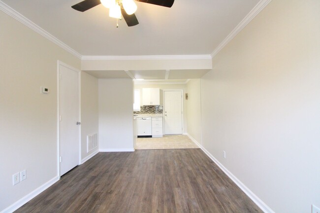 Building Photo - (Coming Soon) Renovated 2 bedroom Townhome...