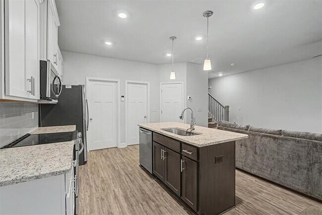 Building Photo - 1360 Sugar Glen Ct