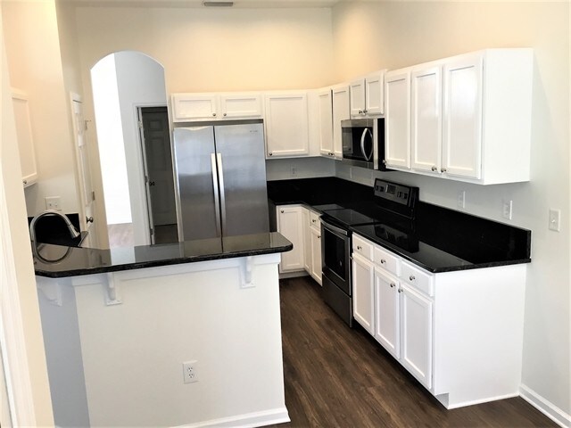 Building Photo - 125 Whisper Ridge Dr