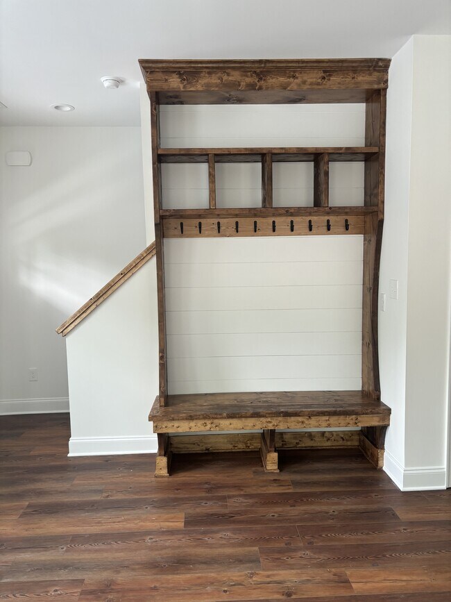 Building Photo - 110 Aaron Pl