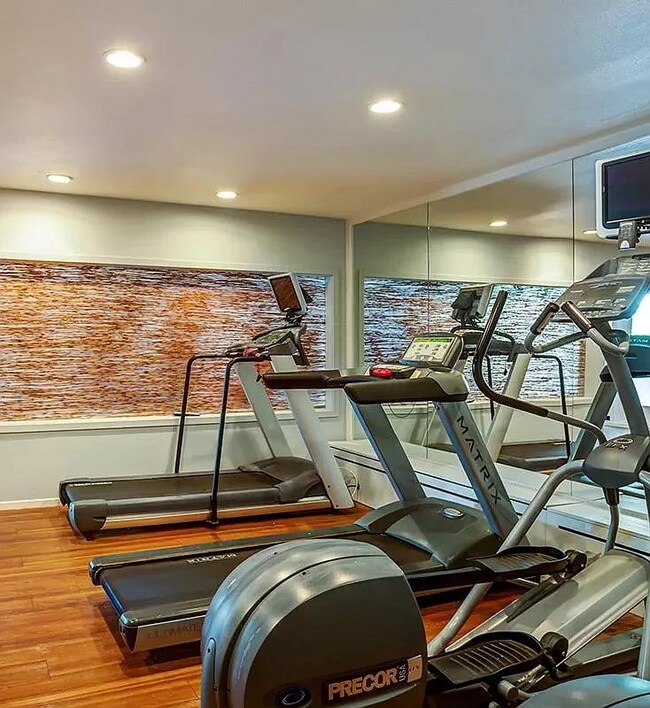 Building Photo - 1094 Tanland Dr