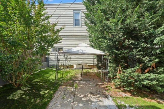 Building Photo - 291 Harrison Ave
