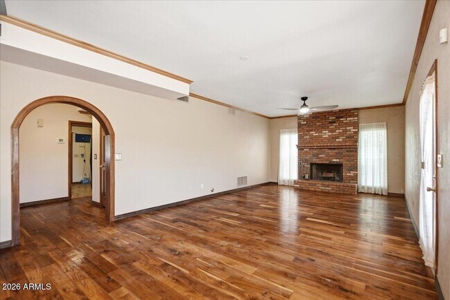Building Photo - 2157 E Alameda Dr