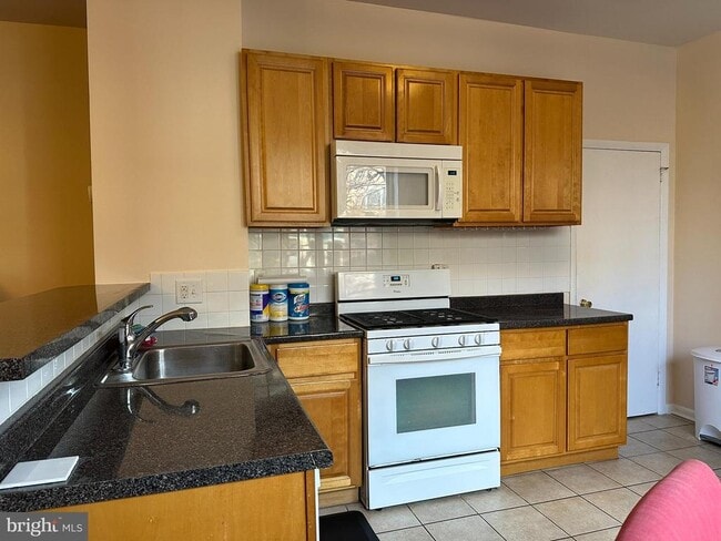 Building Photo - 540 S 48th St