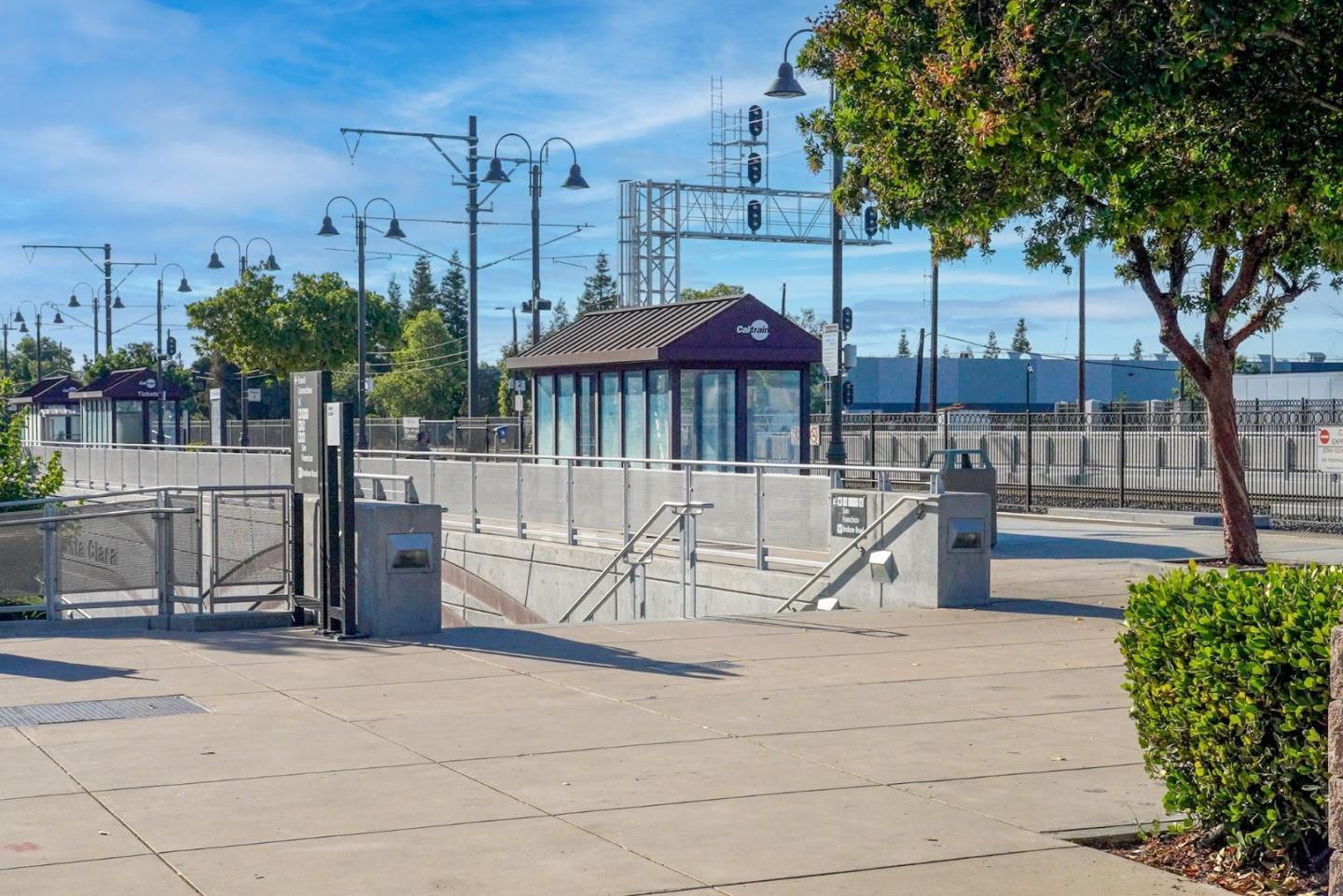 Building Photo - 3578 Rambla Pl