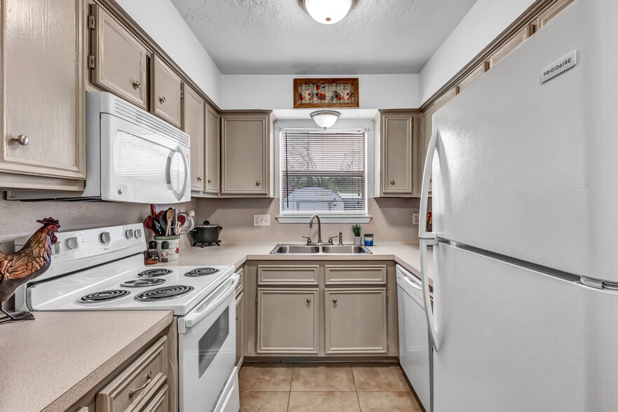 Building Photo - 3405 Timberline Ct