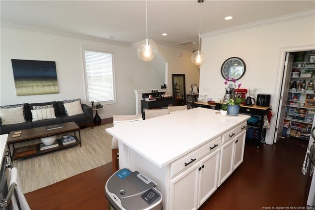 Building Photo - 556 Balsam Fir Dr