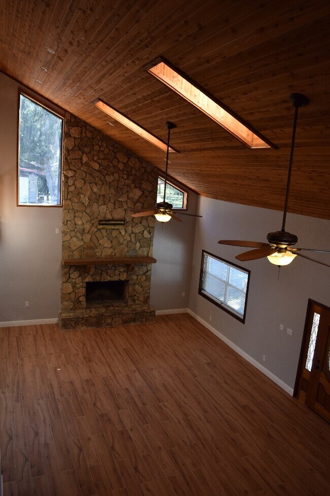 Building Photo - 2718 Viola Ln