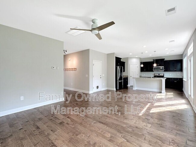 Building Photo - 206 Wathen Dr
