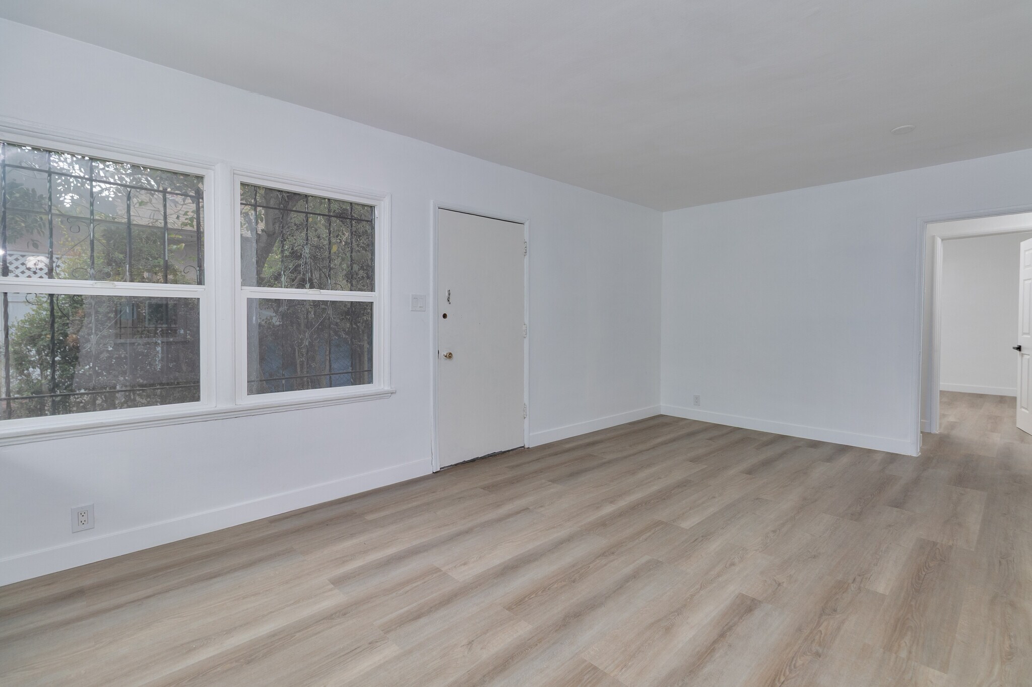 Building Photo - 1723 W 35th Pl