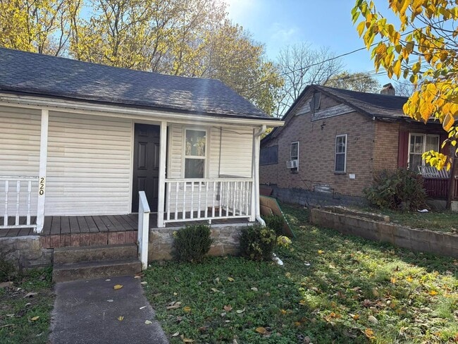 Building Photo - AVAILABLE NOW at a Good Price. 1 Bed 1 Bath FOR LEASE in Columbia. $700 Rent.