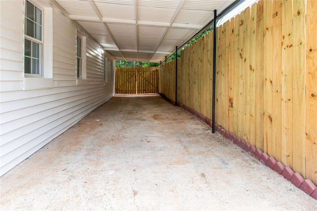 Covered Carport - 288 Thornton St SW