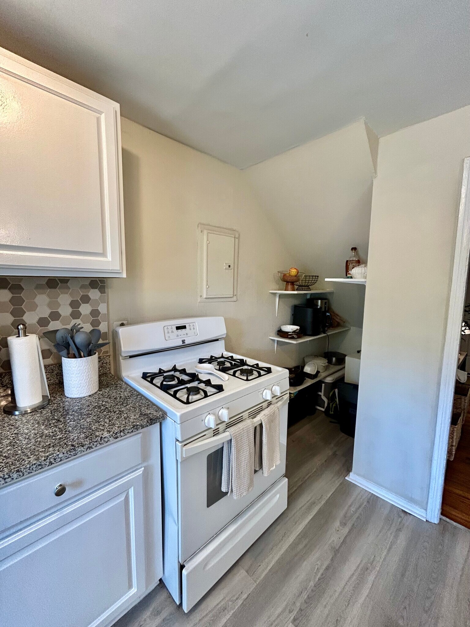 Kitchen - 1106 S Lombardy St