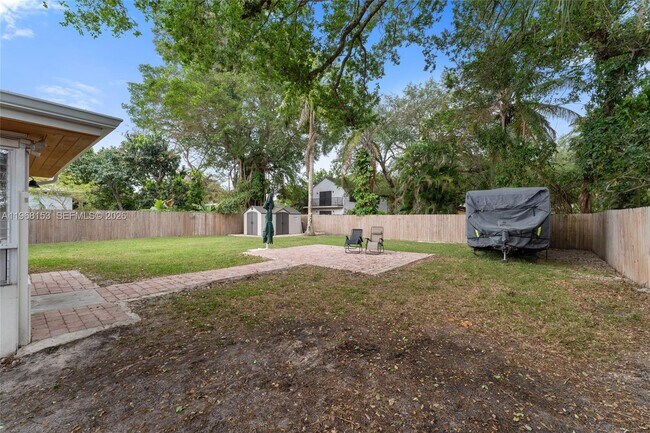 Building Photo - 6820 SW 77th Terrace