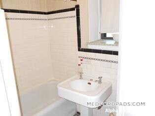 Building Photo - 53 Fellsway W