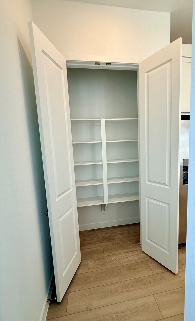 Building Photo - 31111 Riley Hts Dr