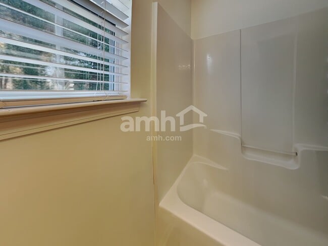 Building Photo - 3104 Gross Ave