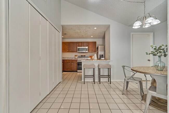 Building Photo - 23419 Summer Pine Dr