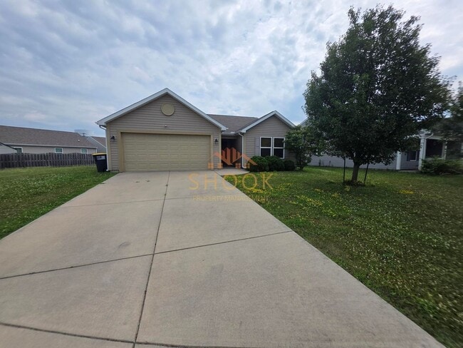 Building Photo - LINDBERGE VILLAGE COZY 3BR/2BA