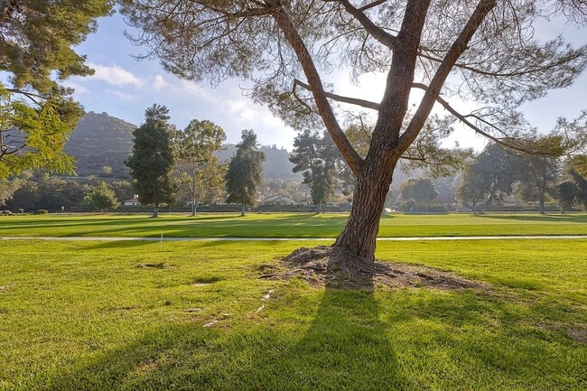 Building Photo - 2Bed/2Bath in Pala Mesa Village~ Cyprus Island