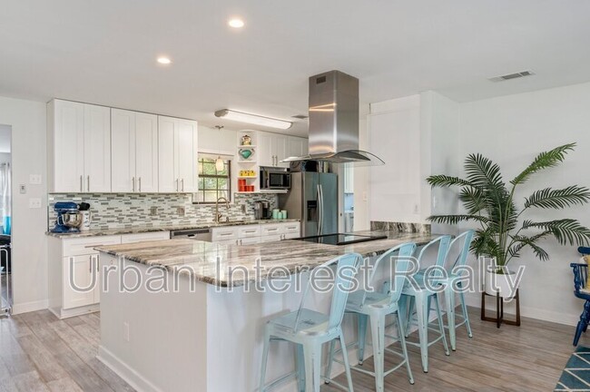 Building Photo - 344 Sailfish Dr