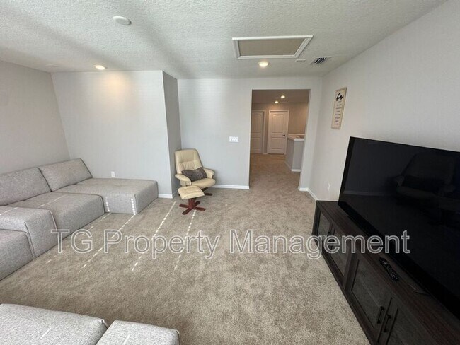 Building Photo - 217 Red Barn Rd