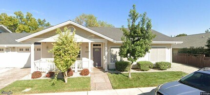 Building Photo - MOVE IN SPECIAL $500 OFF OF FIRST MONTHS RENT!!