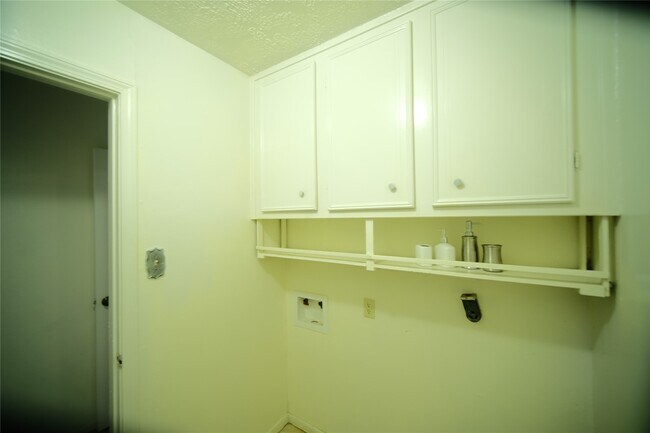 Building Photo - 12327 Bexley Dr